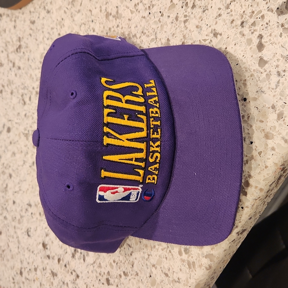 1990 vintage lakers hat